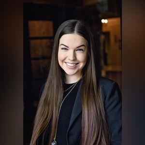 Meet your Posher, Toria